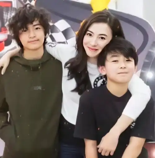 曝43岁张柏芝怀第四胎,已停工休养一个月,有望在龙年生一个女儿_腾讯