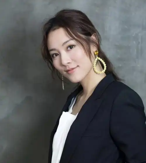 曾志伟儿媳王敏奕争夺视后无望网友有资源无人缘票数仅8票