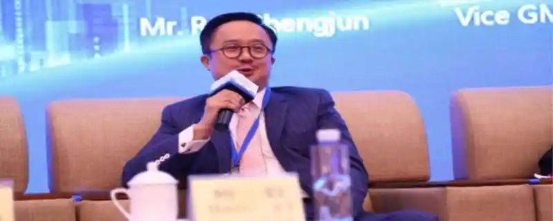 鲍毅是不是杨钰莹的男朋友鲍毅是干什么的