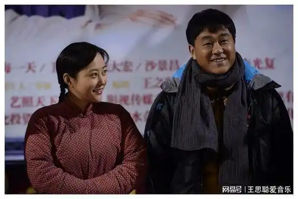 演员何冰为何结婚几十年零绯闻看看妻子是谁就知道了