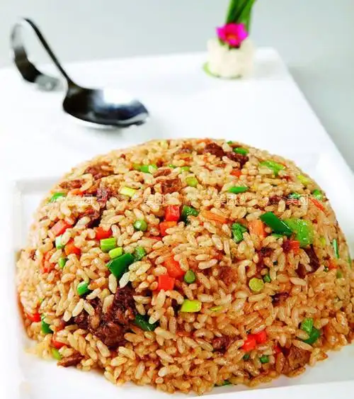 美味尽享  套餐内容 单价 数量/规格 小计 盖浇饭4选1 回锅肉盖浇饭