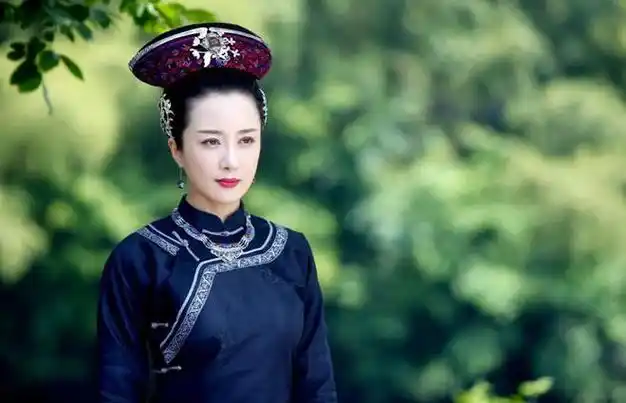 古装剧第一美人李依晓哭诉拍戏受伤肋骨淤青眼睛充血