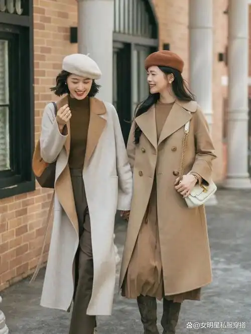 冬天大衣这样叠穿保暖又时髦