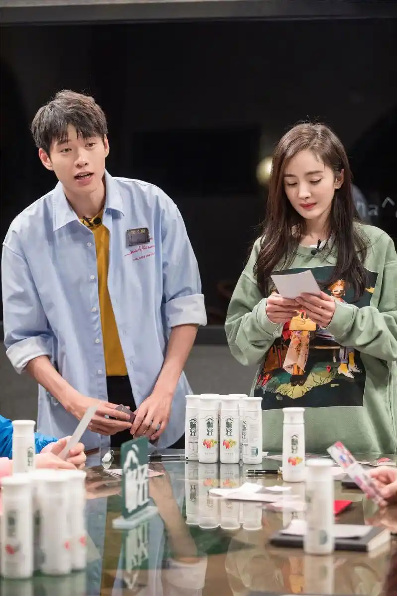 杨幂上《我是大侦探》魏大勋圆梦,明星迷弟原来这样多!