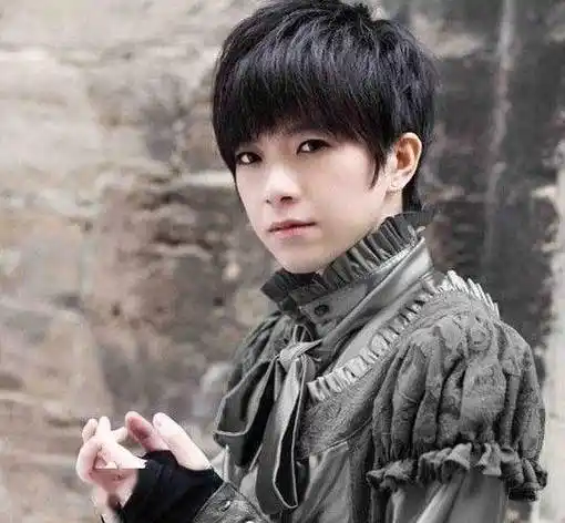 消失8年从选秀冠军沦落到街头卖唱她到底经历了什么