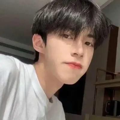 又萌又帅的男生图片