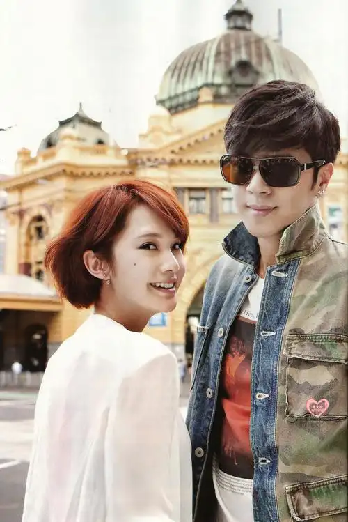 【2012/06/10 新加坡 i周刊】罗志祥&杨丞琳 快乐旅人