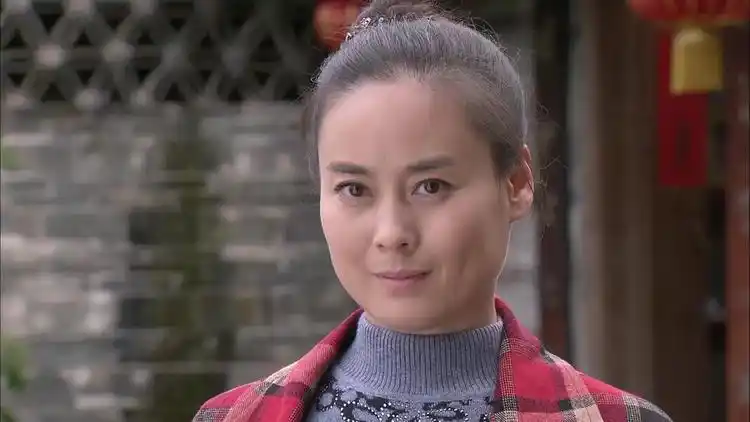 启明对周丽萍说辛苦了,周丽萍又对杨顺说辛苦了,这也太客气了