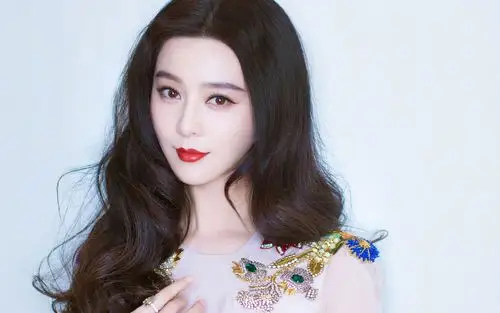 李晨和范冰冰分手是因为性格不合还是愿意范出事