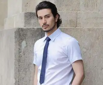 男生中等长发发型中长发男生头发往后梳的发型