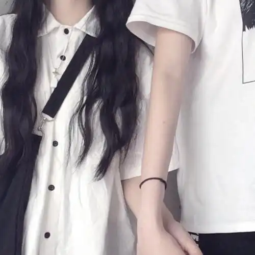 不露脸潮流男女生个性情侣头像真人一人一半头像图片