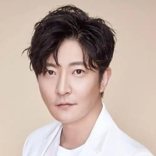 郭京飞星动态头像