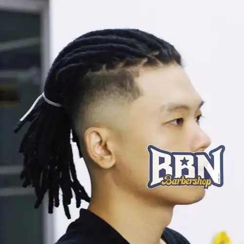 男士后扎传统脏辫