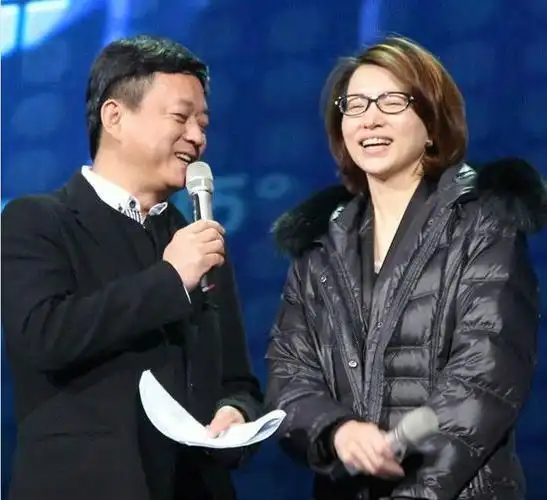 董卿朱军素颜彩排 朱军累得没样董卿气色令人忧(组图)