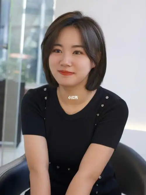 女生短发发型  #圆脸发型推荐  #圆脸发型推荐  #一刀切短发  舷