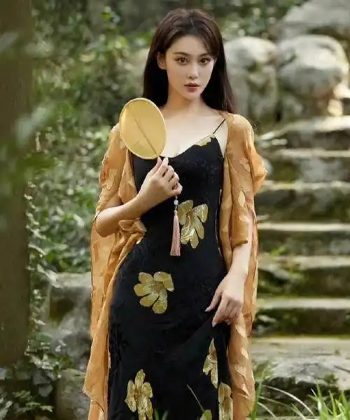 张馨予古典韵味写真大片出炉还不错呦