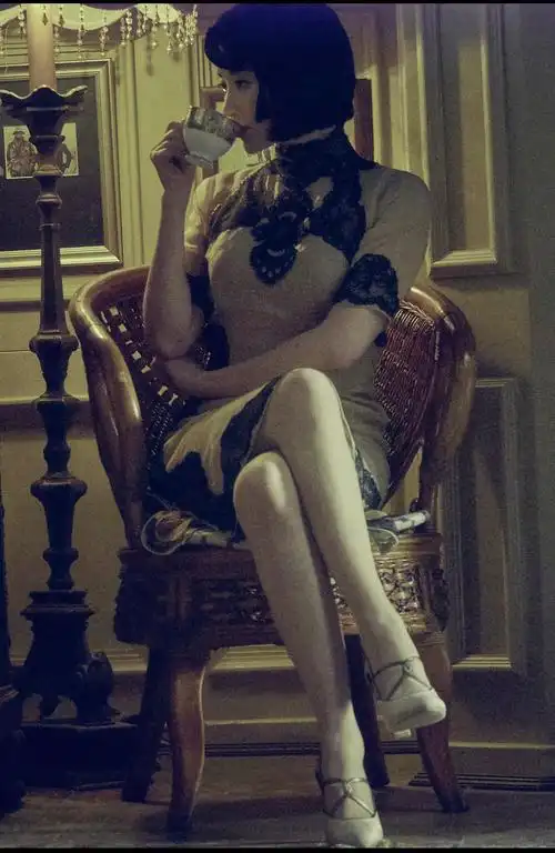 许晴造型百变 解锁唐凤仪多面性