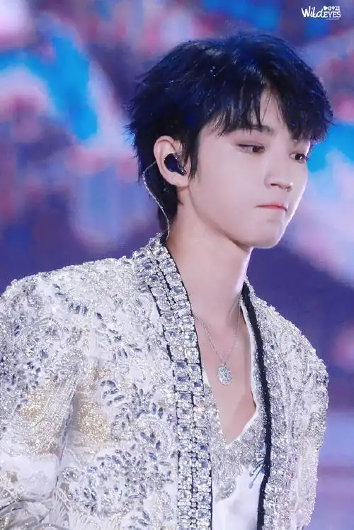 个十年#十周年演唱会你真帅 我不是在夸你 是在提醒你@tfboys-王俊凯