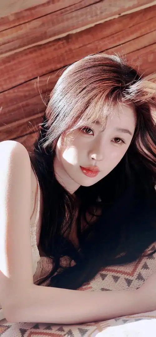 虞书欣超话  壁纸06    里里外外全换了一套～  #虞书欣#7615