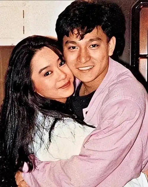 刘德华的妻子被藏23年46岁才敢生孩子朱丽倩为何这么能忍