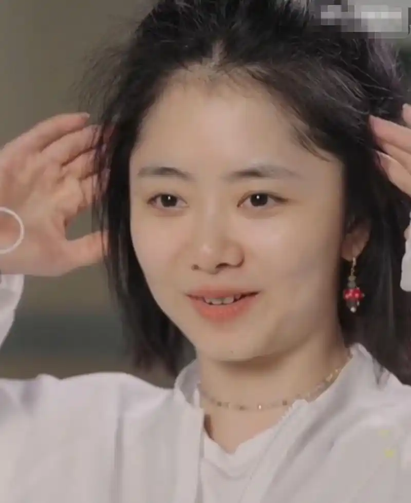 素颜的谭松韵#谭松韵素颜状态也太好了吧,皮肤好到让人羡慕,哪里 300