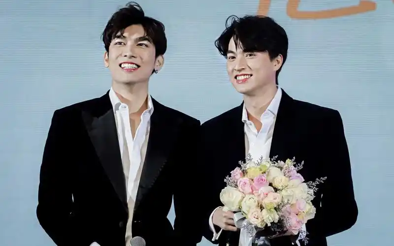 mewgulf姐妹团曼谷teminal21mall大屏投屏