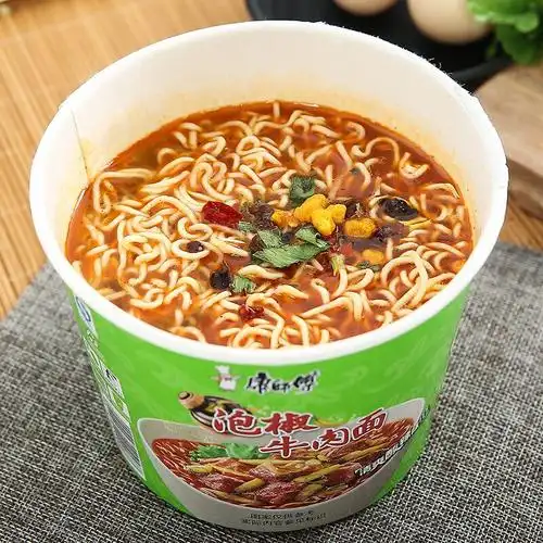 康师傅 泡椒牛肉方便面 12桶*1箱