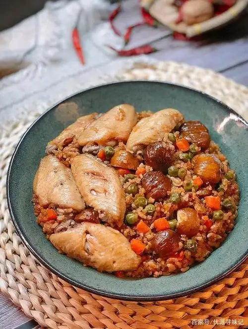 好吃到跺脚的懒人美食!电饭锅板栗鸡翅焖饭