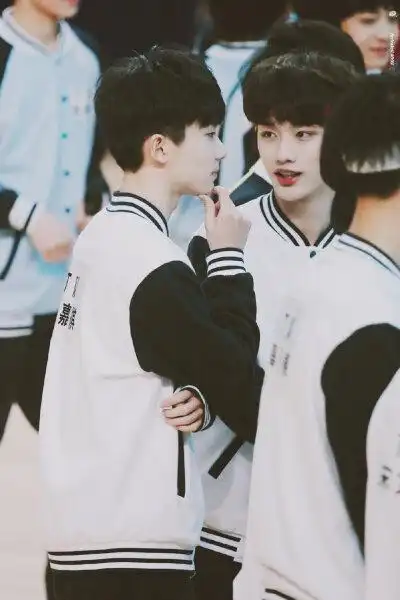 马嘉祺丁程鑫 鑫祺马丁 图源水印