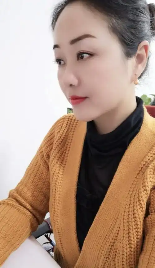 28岁离异女征婚照片(id:4431997)_香港征婚交友_我主良缘网