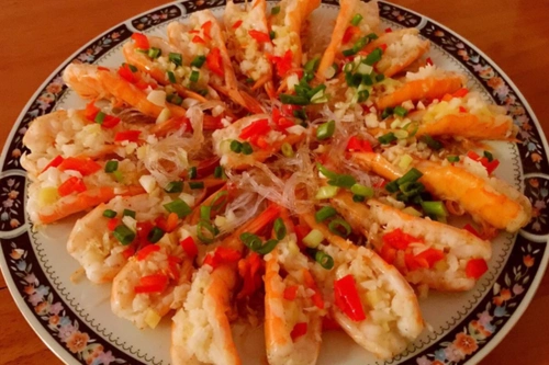 蒜蓉蒸虾时,牢记2大步骤,蒜蓉味浓郁,大虾鲜嫩又入味