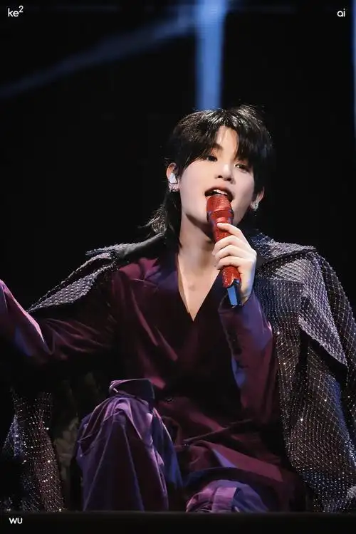 黄明昊贾想世界演唱会