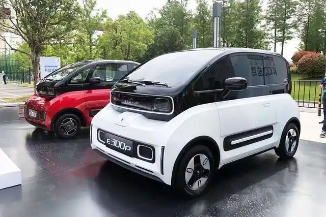 终身免费道路救援,新宝骏e300开启预订,打造一种全新的出行方式