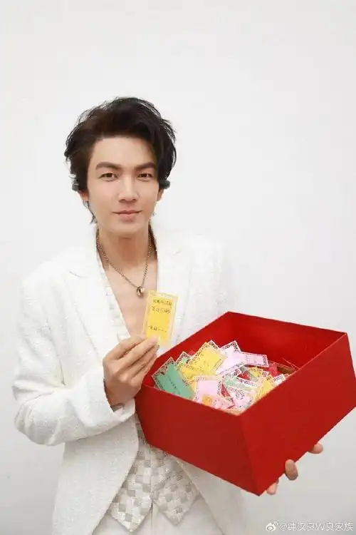 男演员劈腿已婚蓝颜朱一龙看不起胡歌钟汉良带新人李川落魄姨太问答