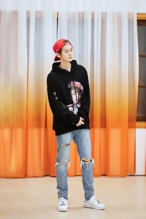 鹿晗夏日帅气造型,这4大搭配风格,潮流范十足!这样穿很出众