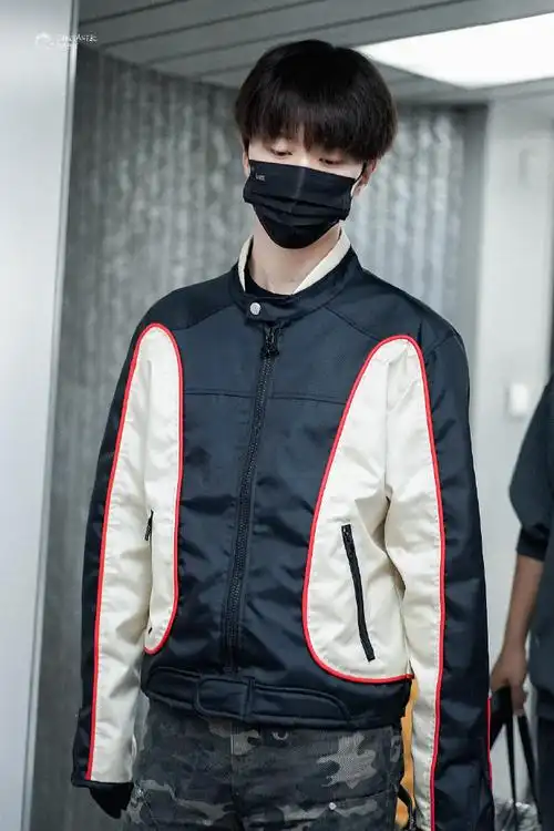 范丞丞机场顺毛造型