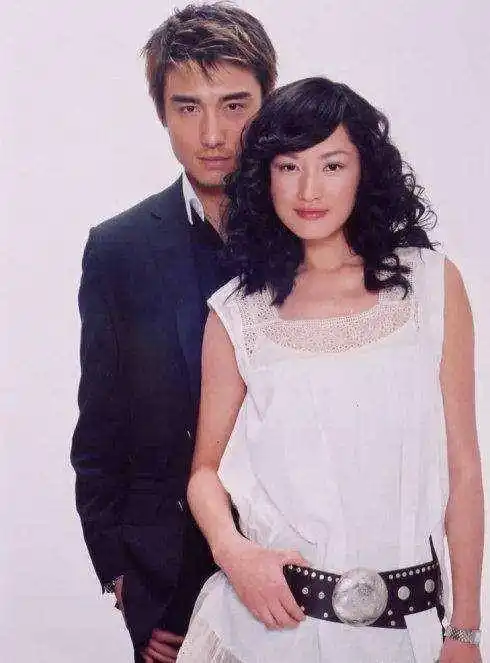 胡兵初恋剃发出家,错过瞿颖,和摄影师父亲传绯闻?