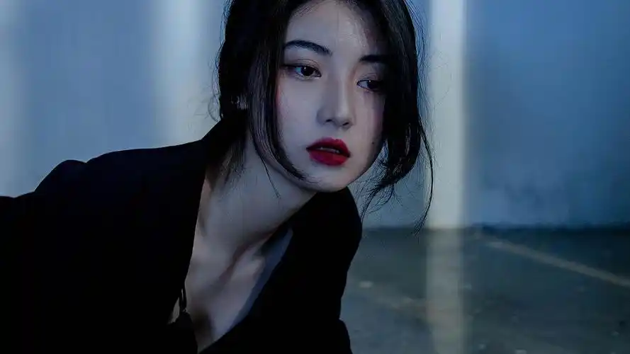 性感撩人的高冷气质美女