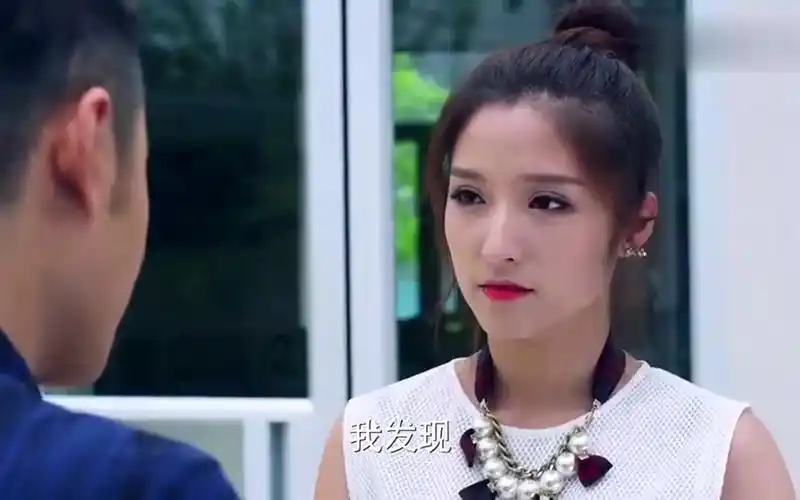 爱情万万岁:朱丽娅这个举动,李上一眼看出怀孕了