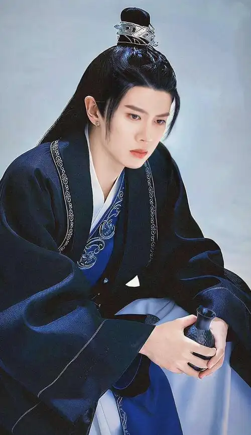 240216 任嘉伦的古风魅力,引发粉丝无限热情与赞颂