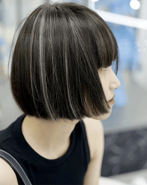 超火短发线条染造型,非常酷炫个性,吸睛力百分百