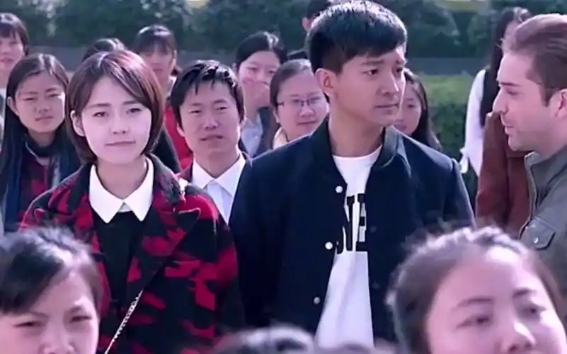 莱昂向邱岩表示爱意骆玉珠与陈江河向欧洲市场布局玩商业的都是天才啊