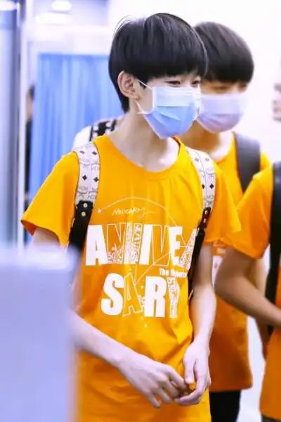 橙色tfboys