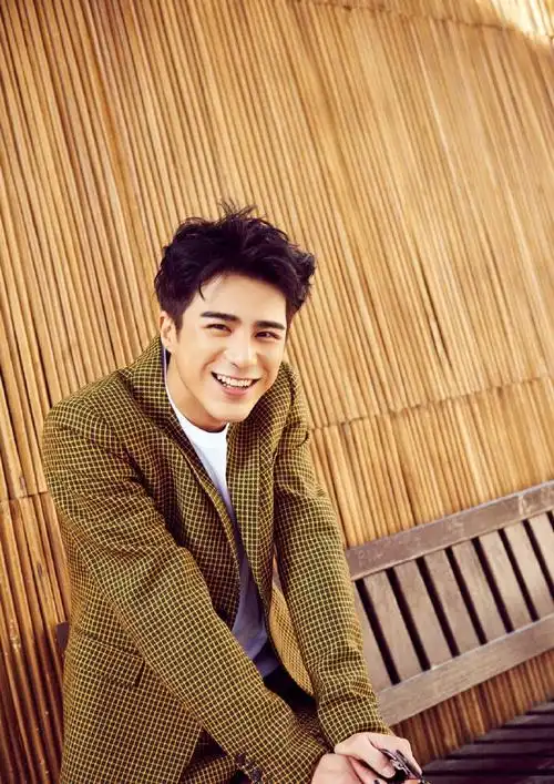 爱笑的少年 姜潮