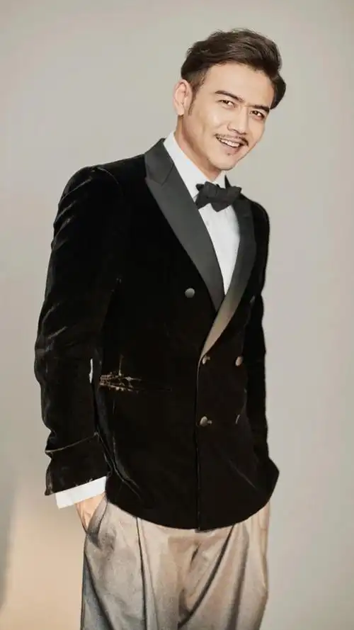 成熟大叔杨烁帅气西装写真