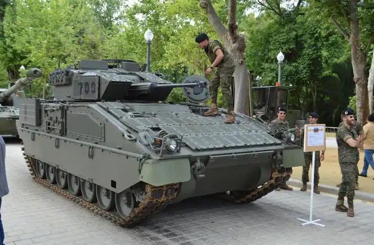 西方步兵战车爆炸式反应装甲套件简介