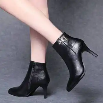 达芙妮女鞋品牌同款头短靴女2021新款高跟冬季女鞋细跟加绒真皮鞋百搭