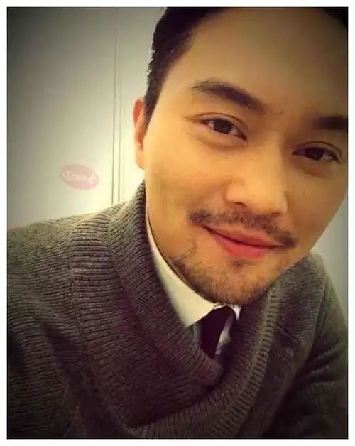 张智霖胡子拉碴自称流浪汉网友哪里可以偶遇