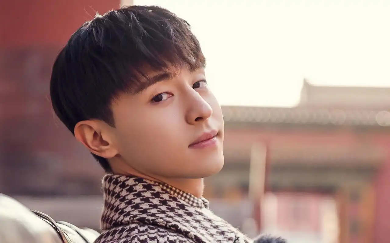 邓伦故宫帅气写真,高清图片,电脑桌面-壁纸族