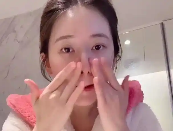 赵露思分享卸妆视频,脸蛋怼着镜头,这皮肤状态是认真的吗?